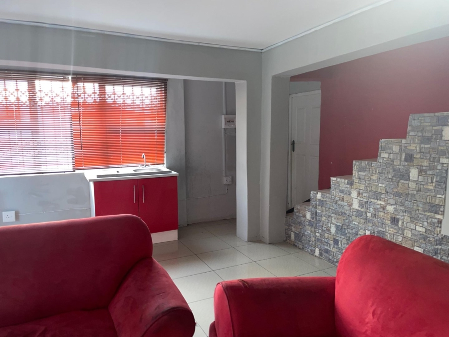 5 Bedroom Property for Sale in Amalinda Eastern Cape